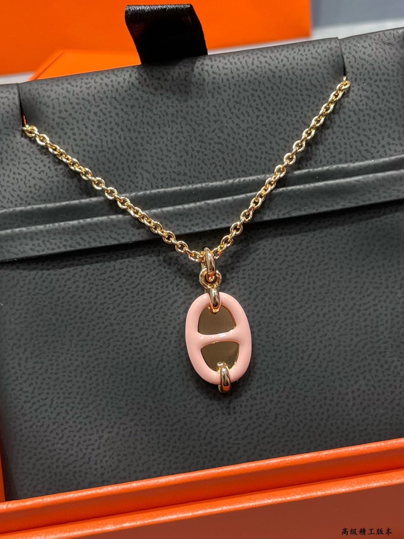 H**me5 necklaces